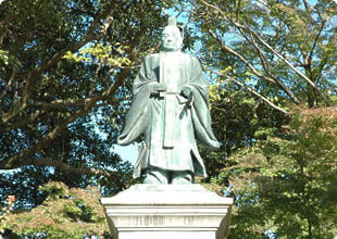 井伊直弼公像
